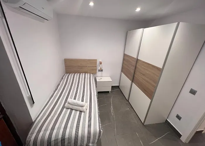 Espacioso De Diseno A 3 Min Renfe Con Parking Privado قرطبة