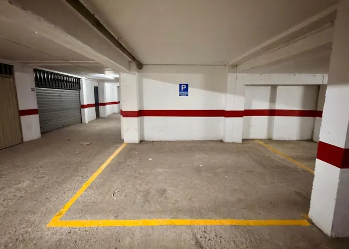 Espacioso De Diseno A 3 Min Renfe Con Parking Privado قرطبة