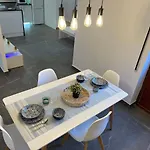 Espacioso De Diseno A 3 Min Renfe Con Parking Privado *