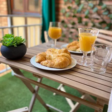 Espacioso De Diseño A 3 Min Renfe. Apartamento