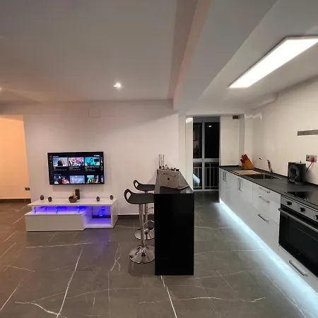 Apartamento Espacioso De Diseno A 3 Min Renfe Con Parking Privado * Cordoba