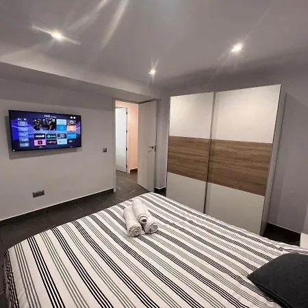 Apartamento Espacioso De Diseño A 3 Min Renfe.