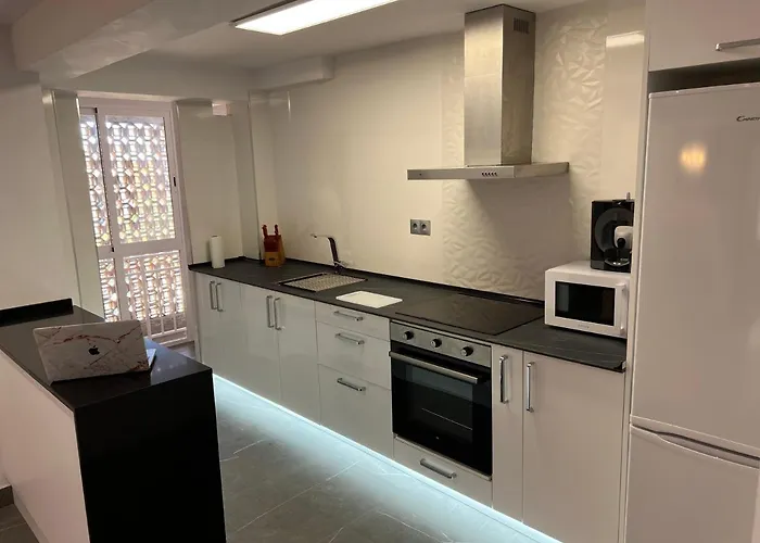 Apartamento Espacioso De Diseno A 3 Min Renfe Con Parking Privado Cordoba