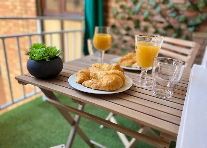 Espacioso De Diseno A 3 Min Renfe. דירה