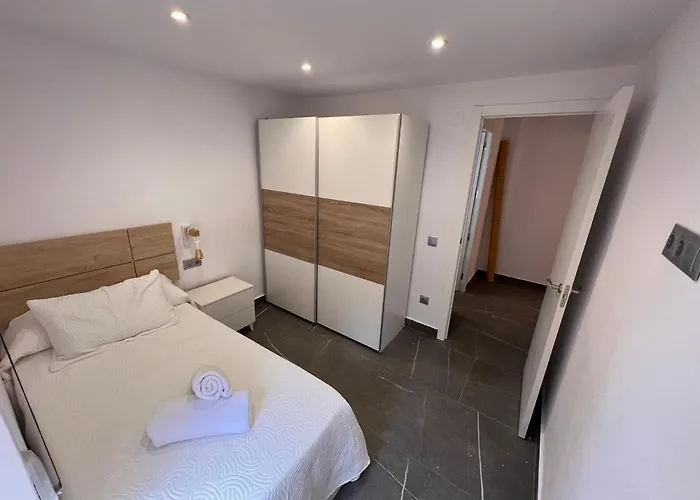 Apartamento Espacioso De Diseno A 3 Min Renfe Con Parking Privado * Cordoba
