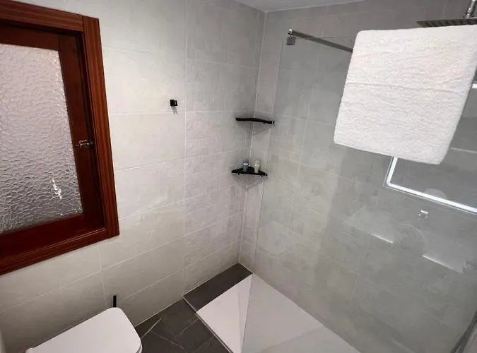 Apartment Apartamento Espacioso De Diseno A 3 Min Renfe Con Parking Privado