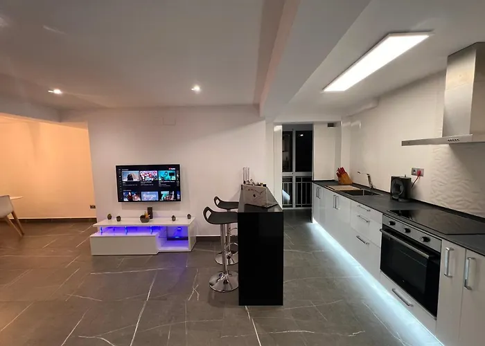 Apartamento Espacioso De Diseno A 3 Min Renfe Con Parking Privado * Córdoba