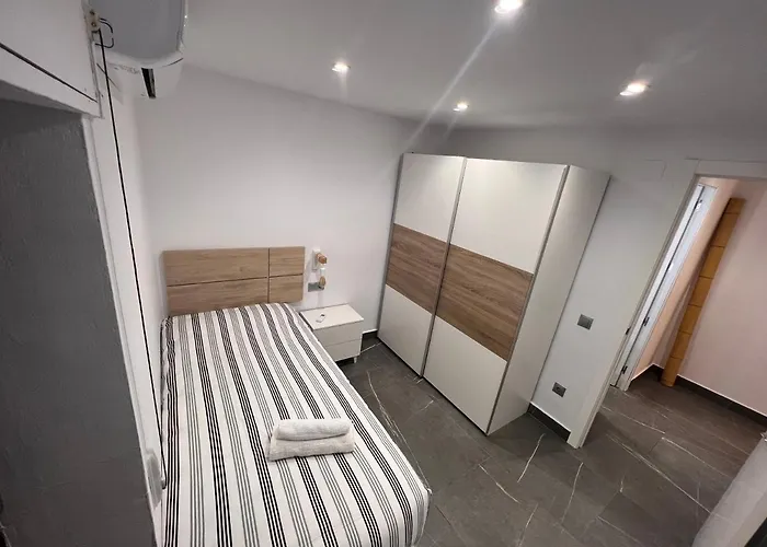 Apartamento Espacioso De Diseno A 3 Min Renfe Con Parking Privado *