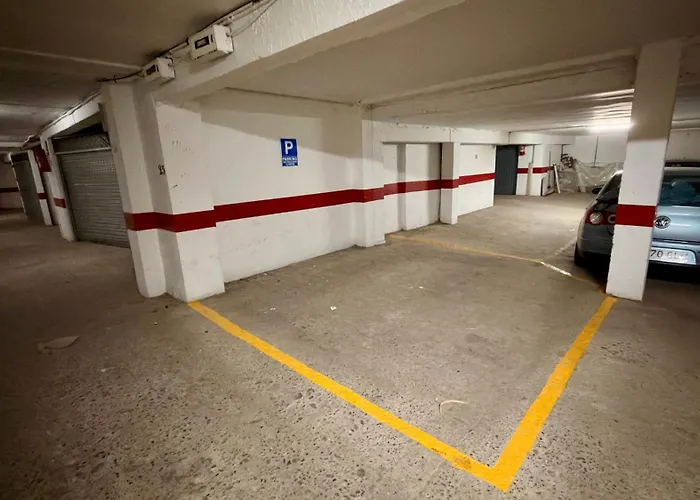 Apartament Espacioso De Diseno A 3 Min Renfe Con Parking Privado